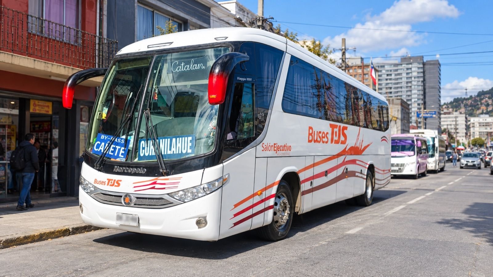 Bus de Buses TJS con letreros de destino Cañete y Curanilahue